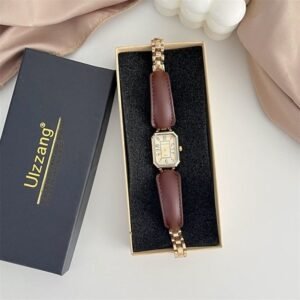 Reloj Cafe claro con cadena dorada